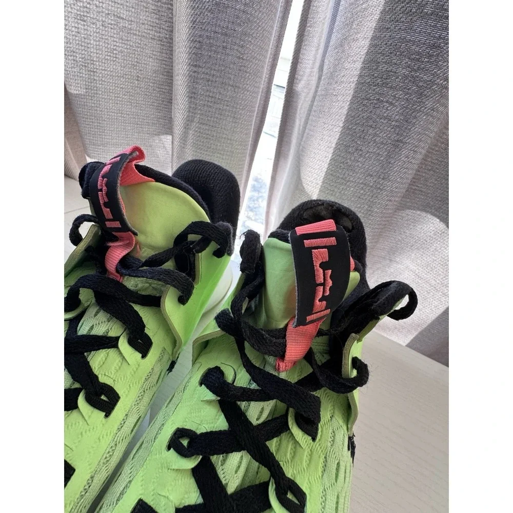 Nike LeBron Witness 5 Grinch‎ Green Basketball Shoes Men's Size 8 Performance